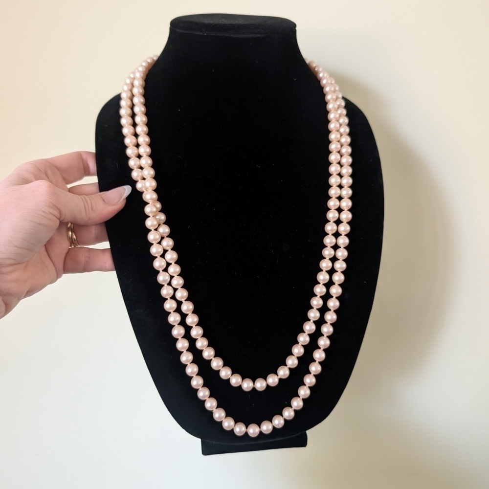 Elegant Faux Pearl Necklace